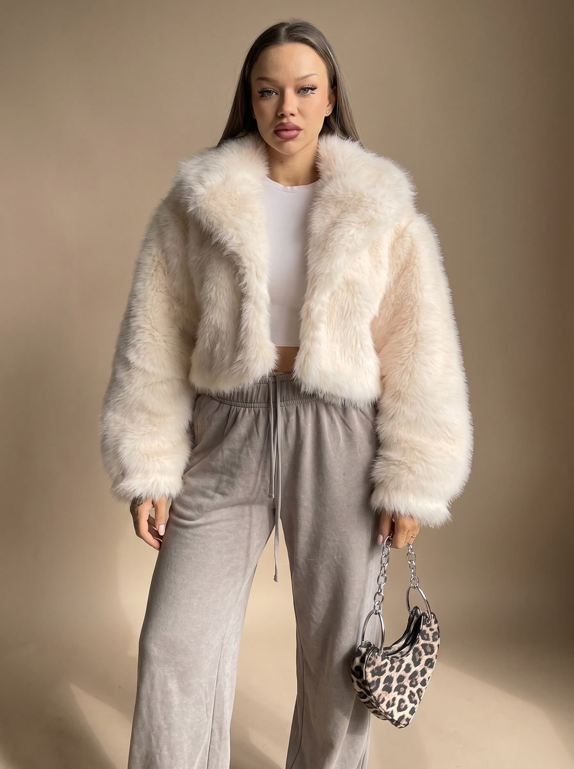 Faux Fur Coat for Women with Statement Sleeves and Cropped Fit - 1 - Stylewhipped