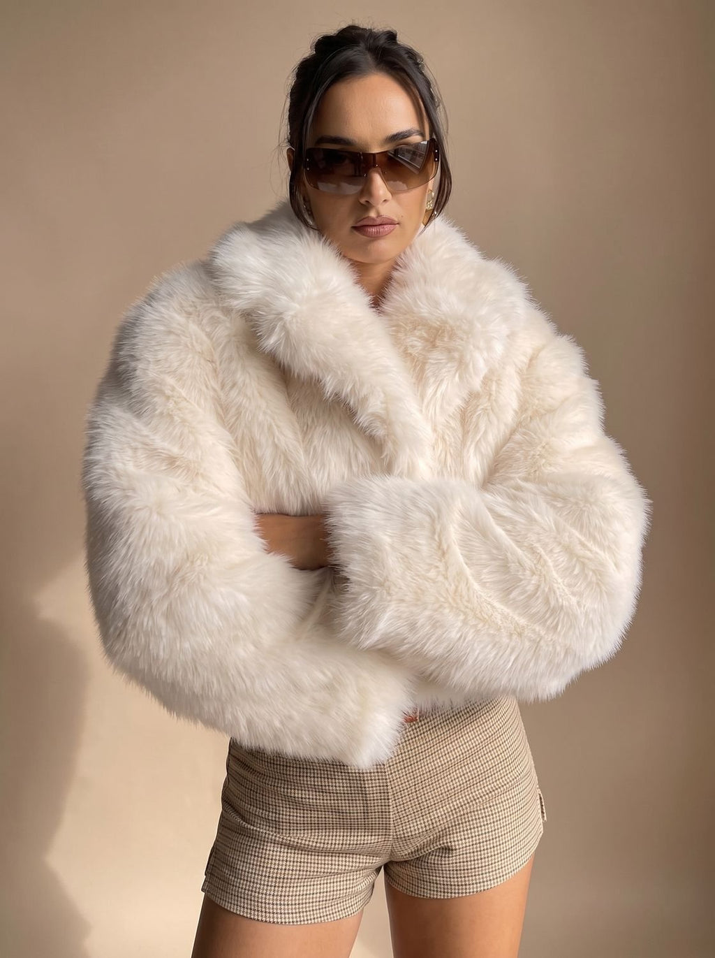 Faux Fur Coat for Women with Statement Sleeves and Cropped Fit - 4 - Stylewhipped