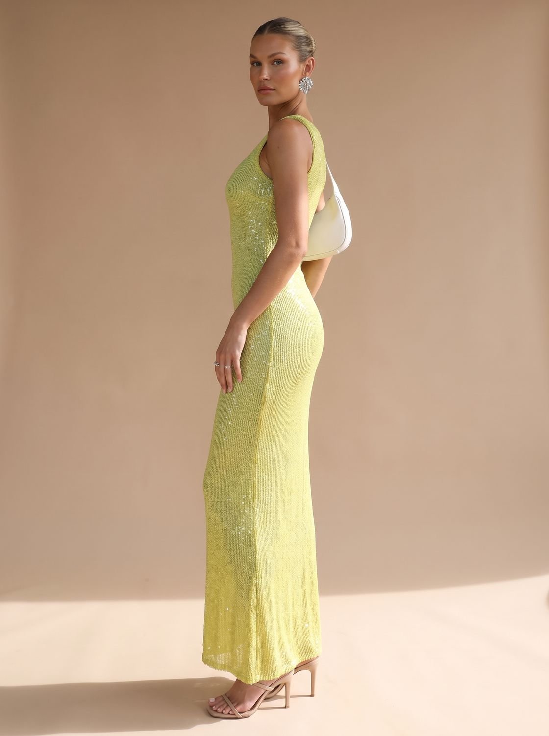 Maxi Dress Women with Fitted Silhouette and Scoop Neck - Perfect for Summer - 7 - Stylewhipped