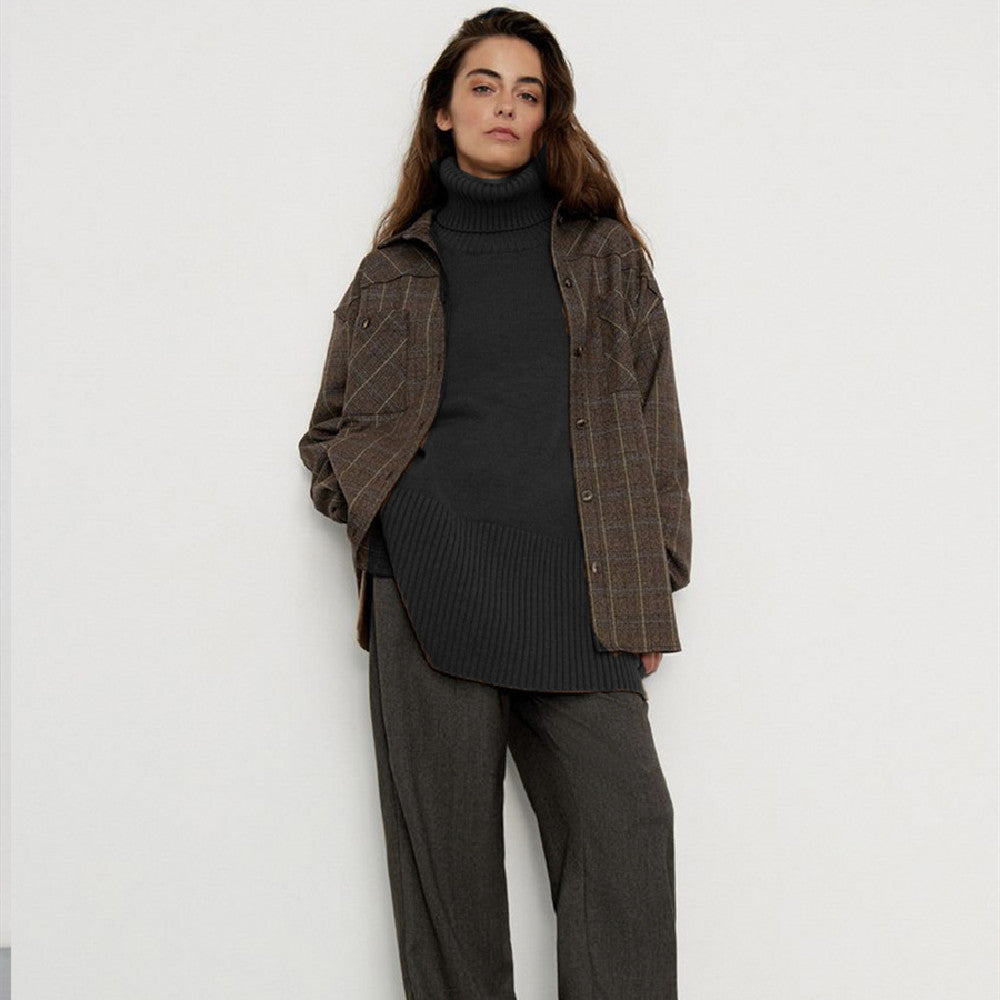 Pullover Women's Relaxed Fit with High Neck and Ribbed Detail - 1 - Stylewhipped