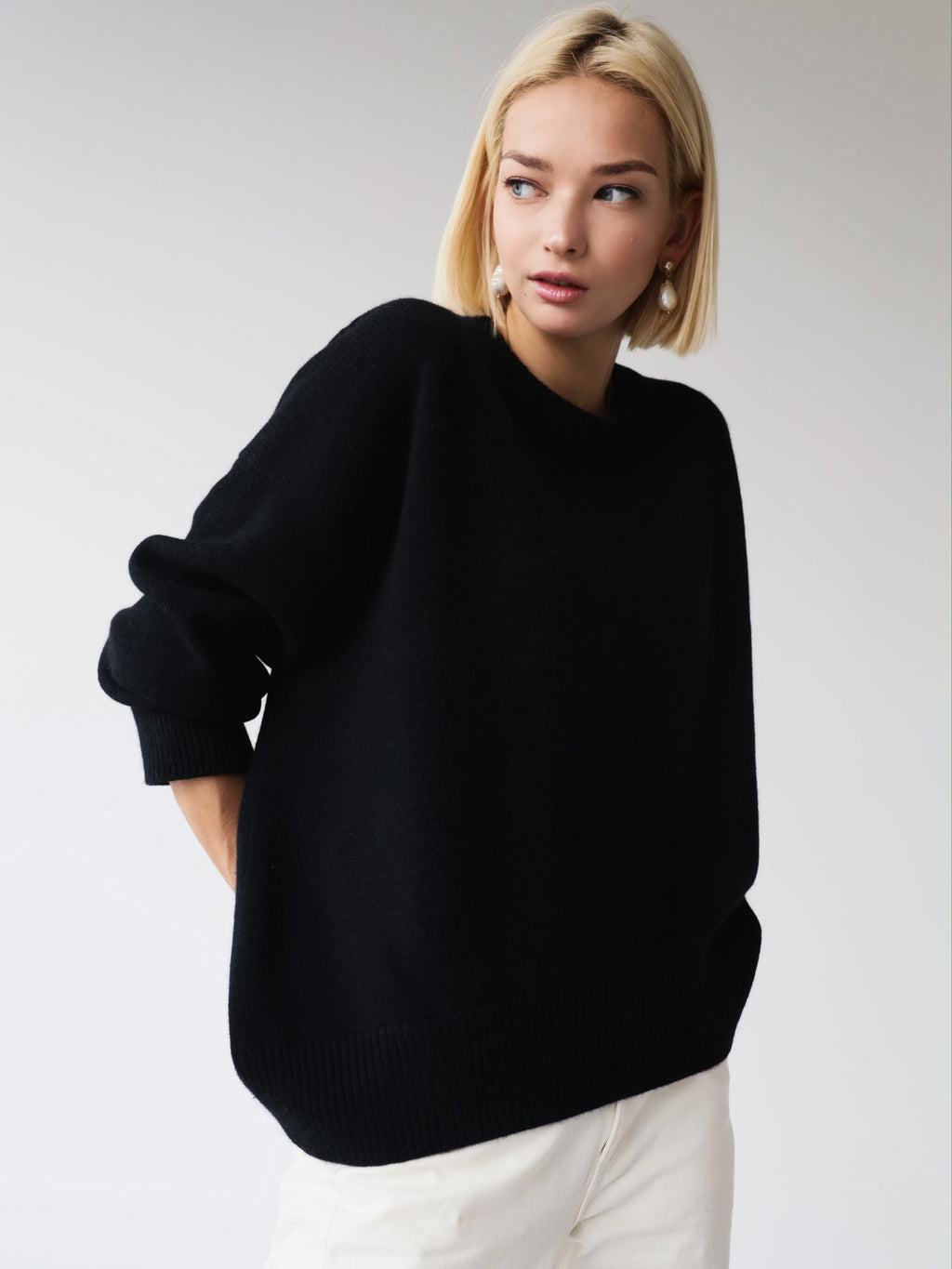 Oversized Women's Pullover with Ribbed Hem and Long Sleeves - 5 - Stylewhipped