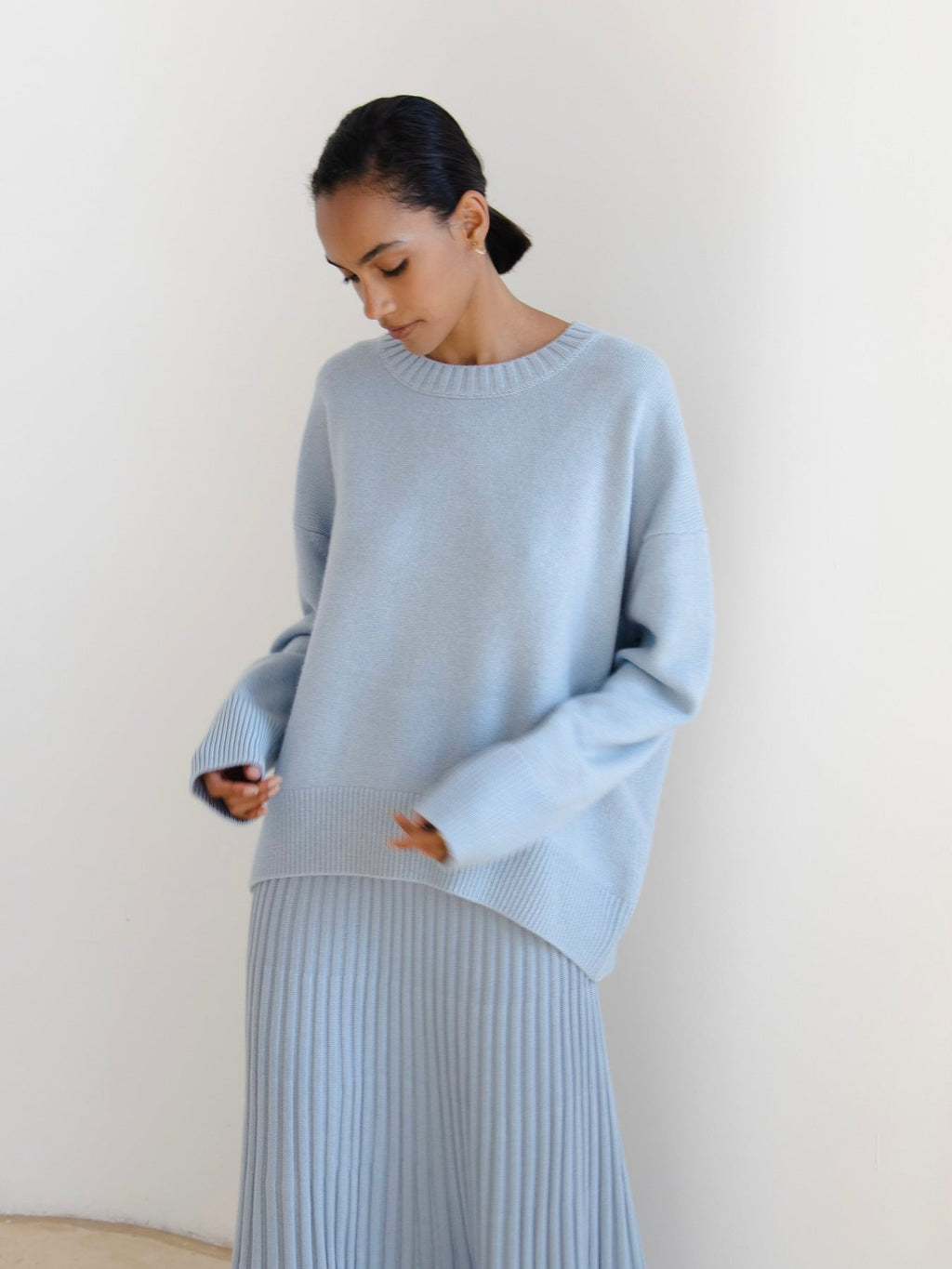 Oversized Women's Pullover with Ribbed Hem and Long Sleeves - 6 - Stylewhipped