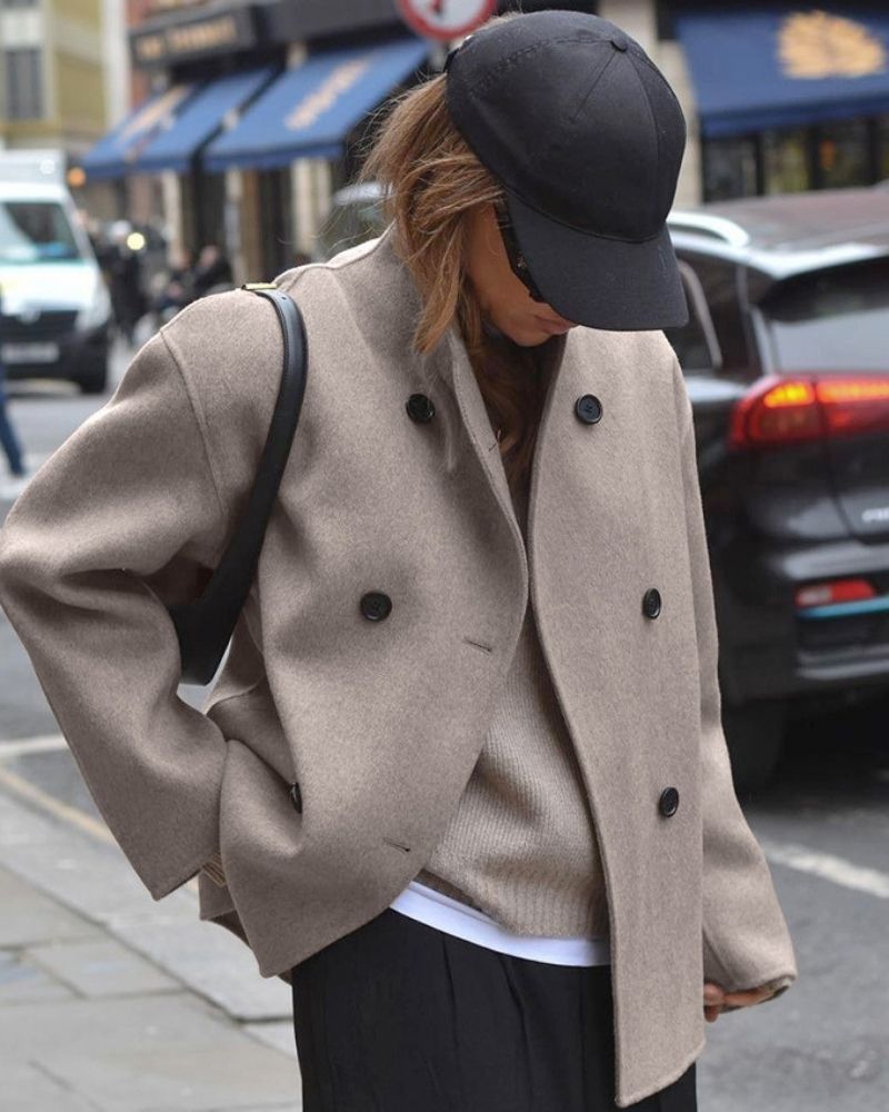 Double-Breasted Women's Coat with Oversized Fit and Chic Silhouette - 1 - Stylewhipped