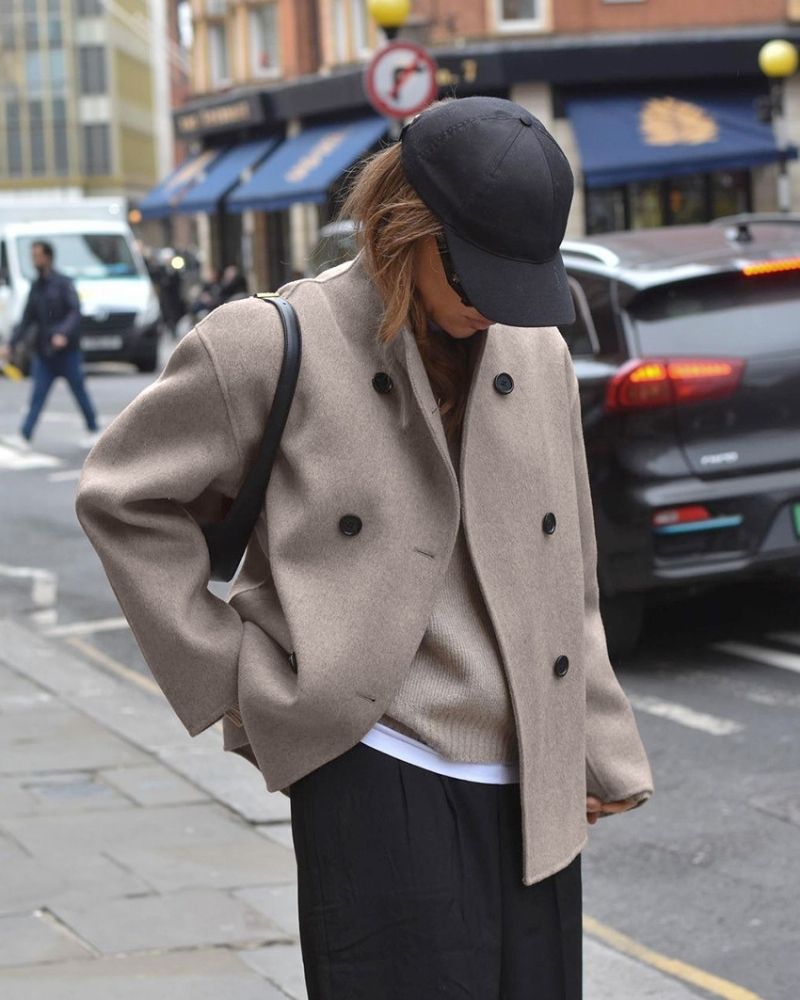 Double-Breasted Women's Coat with Oversized Fit and Chic Silhouette - 4 - Stylewhipped