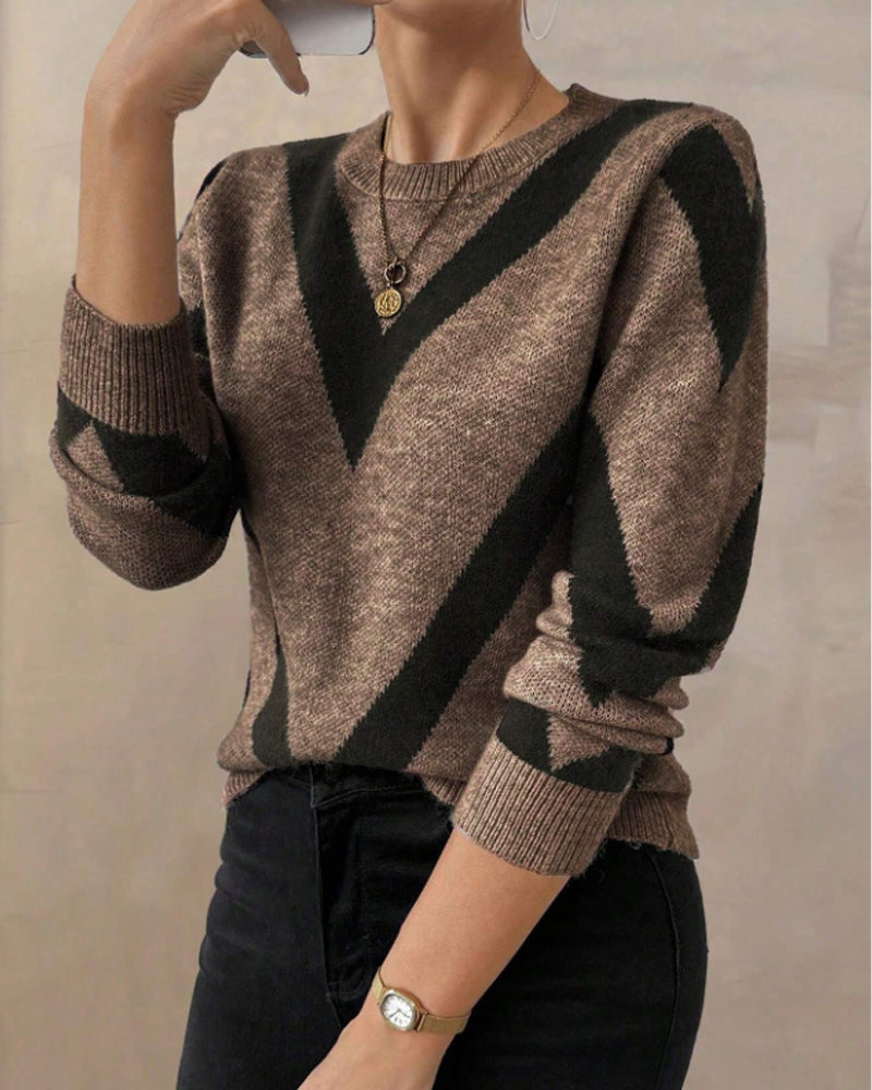 Sweater Women V-Neck Cut with Bold Chevron Pattern - 4 - Stylewhipped