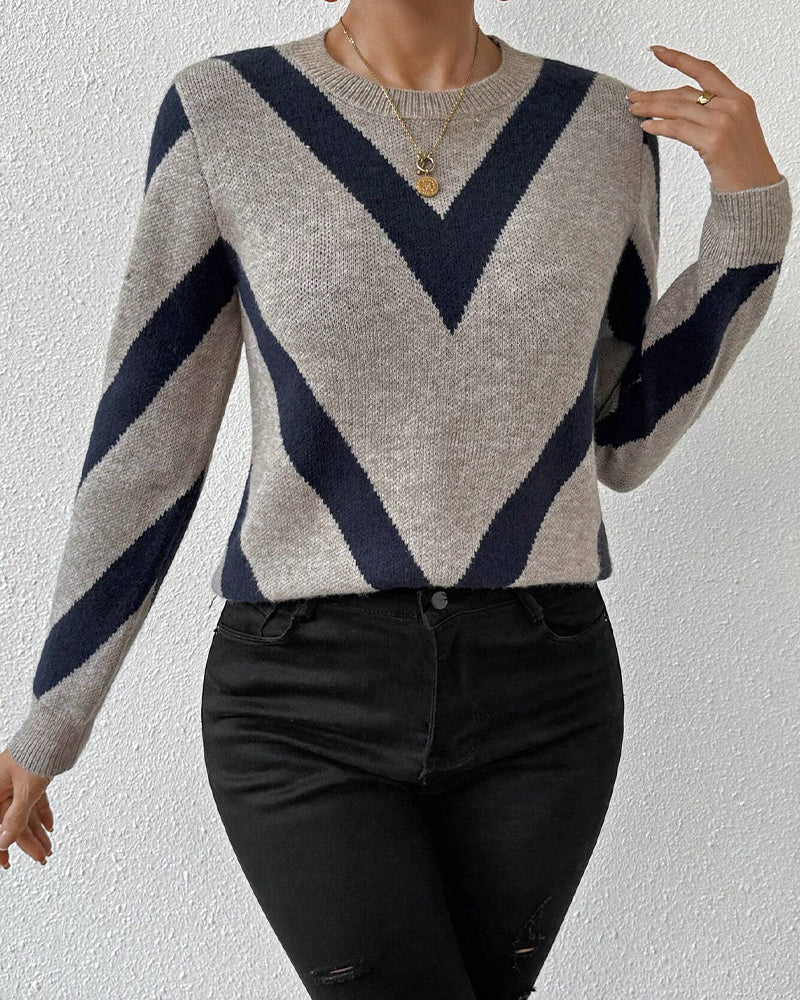 Sweater Women V-Neck Cut with Bold Chevron Pattern - 8 - Stylewhipped