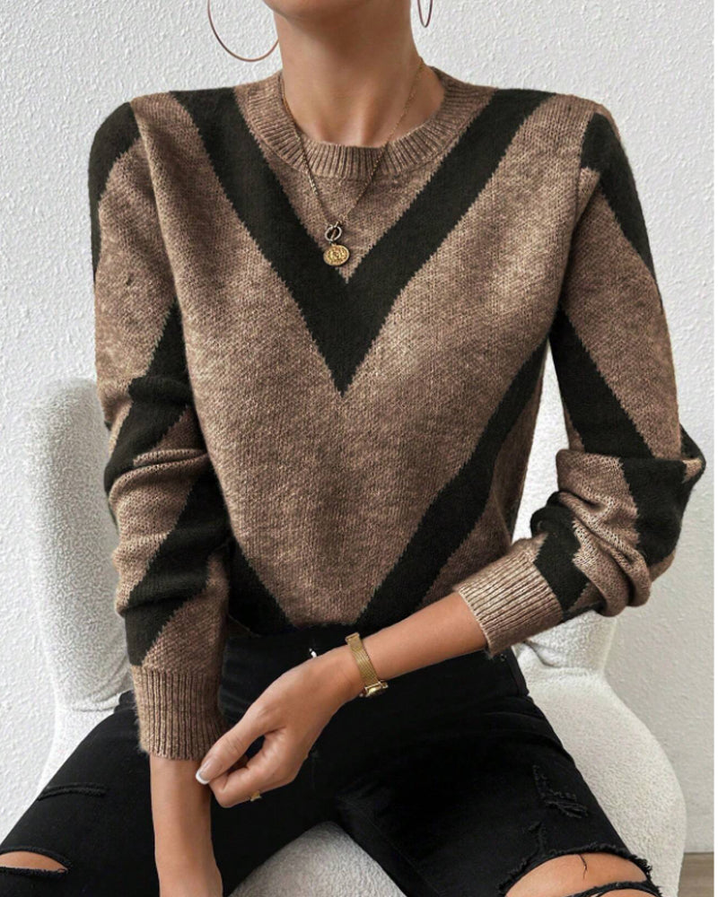 Sweater Women V-Neck Cut with Bold Chevron Pattern - 10 - Stylewhipped