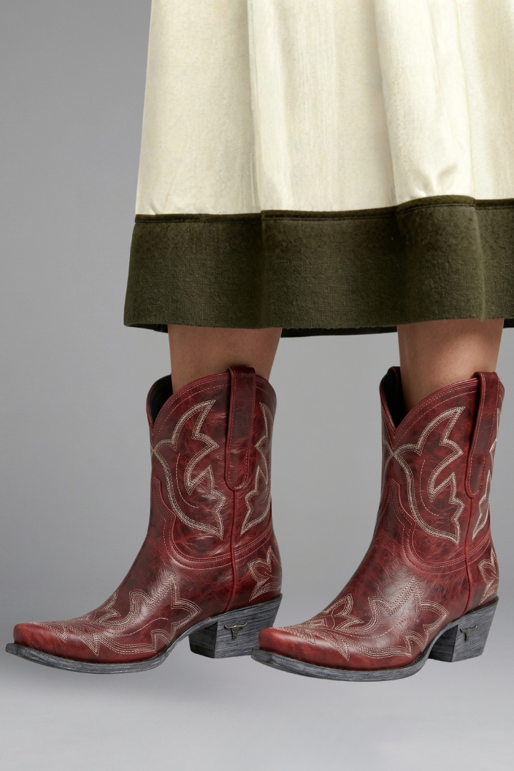 Western-Style Women's Boots with Pointed Toe and Embroidered Design - 5 - Stylewhipped