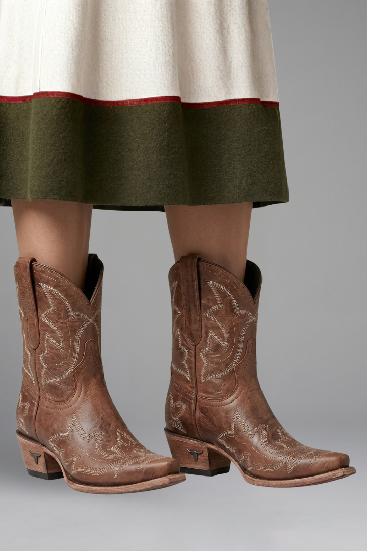 Western-Style Women's Boots with Pointed Toe and Embroidered Design - 6 - Stylewhipped