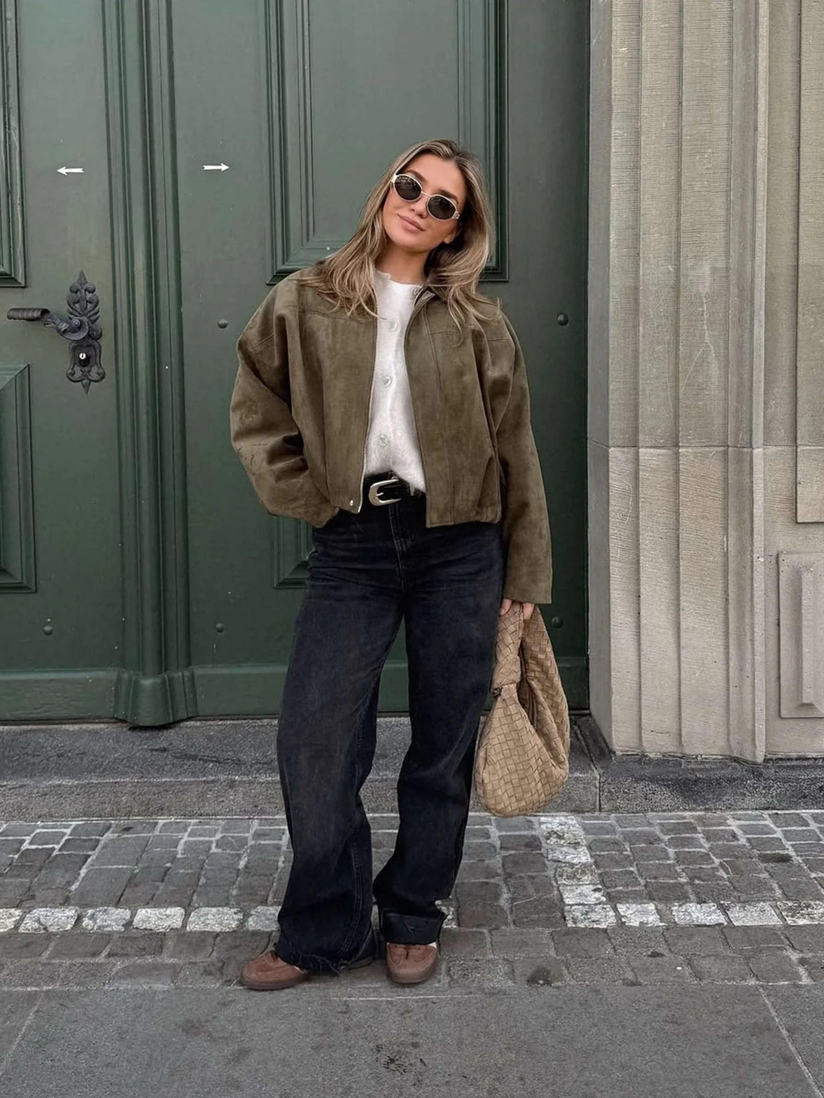 Oversized Women's Jacket with Structured Collar and Cropped Fit - 4 - Stylewhipped